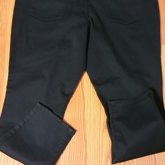 Universal tread New Size 18 Hi-rise Skinny - Picture 7 of 7